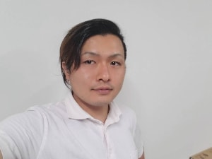 田川市の雨樋工事で活躍する狩野さん